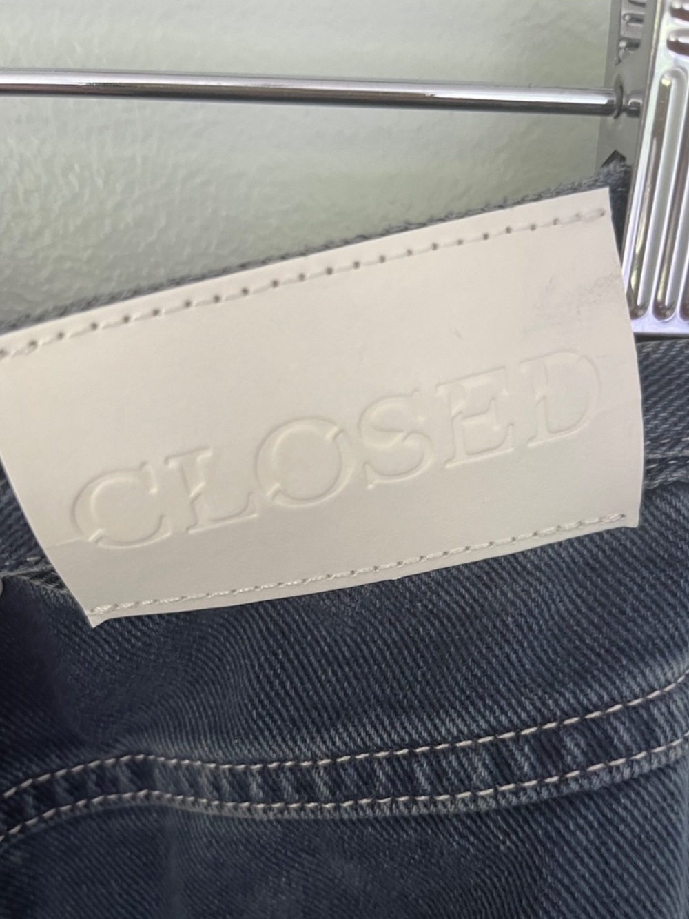 CLOSED Blue Jeans with Self-Tie Belt - Picture 9 of 10